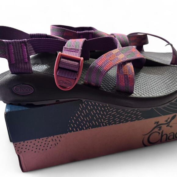 New in box chaco classic - Picture 1 of 6